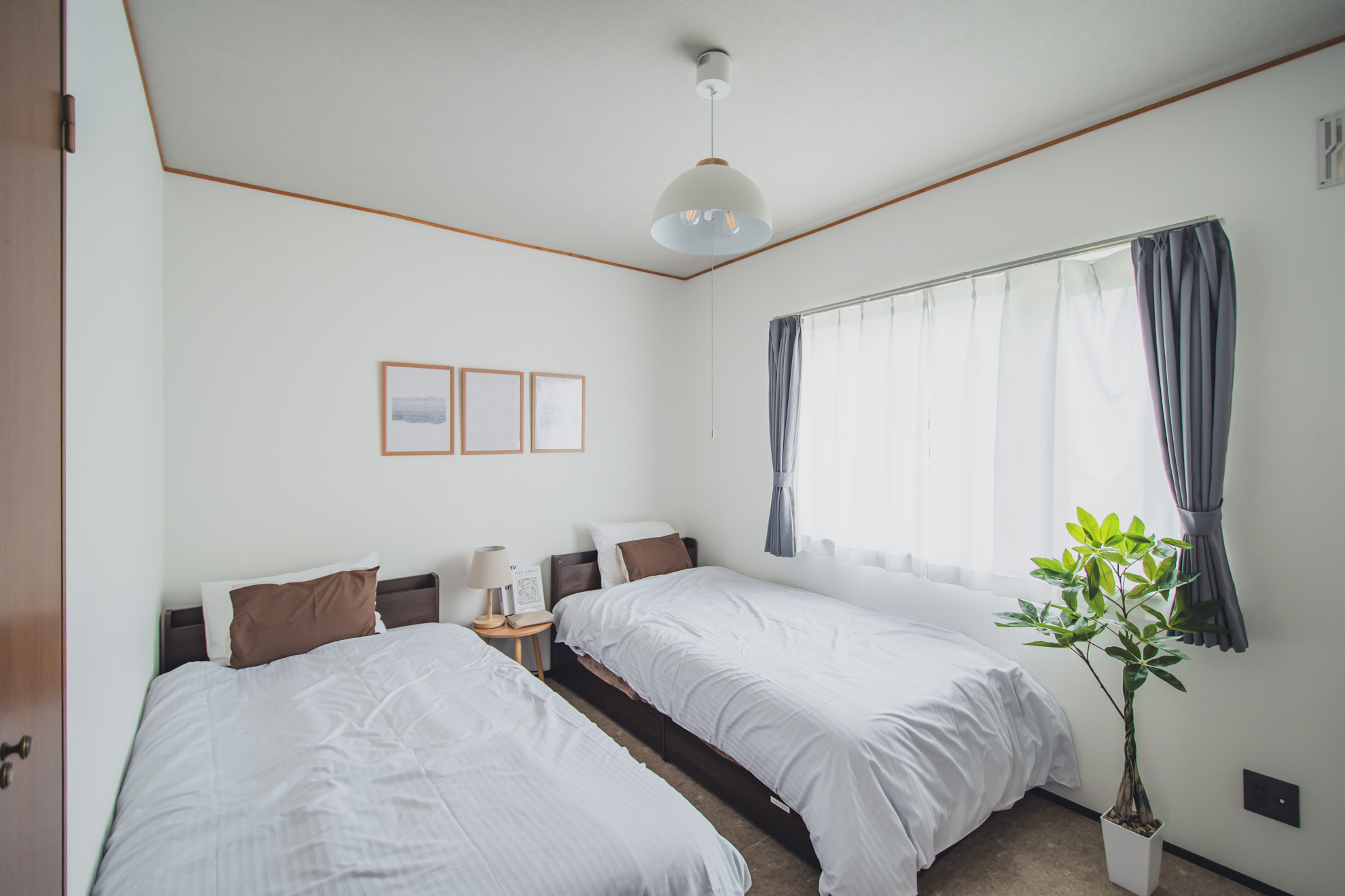 Bed room